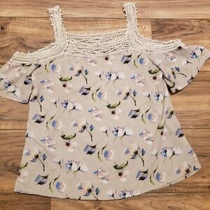 Ember Missy Floral Crop Blouse Beige Size Small